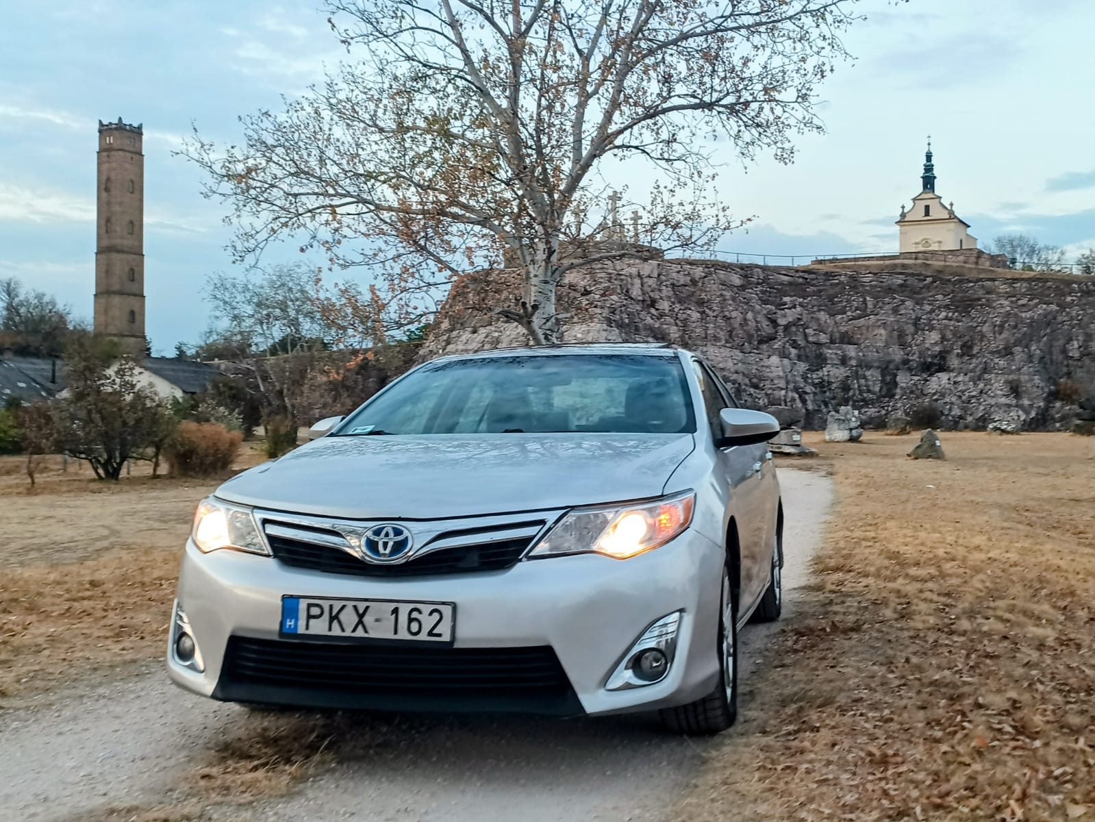 Toyota Camry 2.5 XLE hybrid eladó – Személyautó