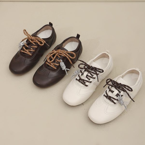Minimalista bőrhatású sneaker, kéttónusú – Cipő