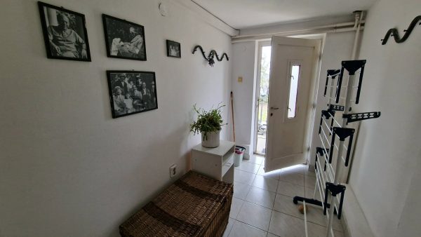 Kiadó 27 m²-es, bútorozott minigarzon kertkapcsolattal a XII. kerületben, Kissvábhegyen – 3. kép