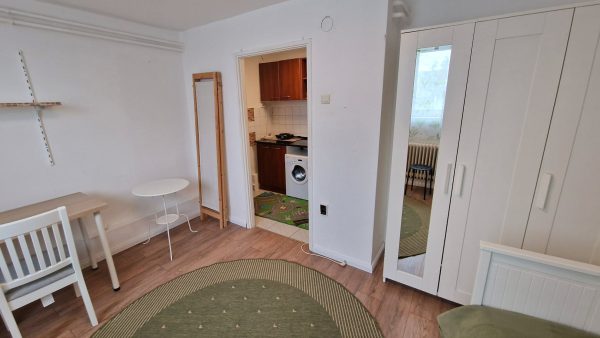 Kiadó 27 m²-es, bútorozott minigarzon kertkapcsolattal a XII. kerületben, Kissvábhegyen – 4. kép