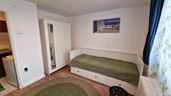 Kiadó 27 m²-es, bútorozott minigarzon kertkapcsolattal a XII. kerületben, Kissvábhegyen – 5. kép