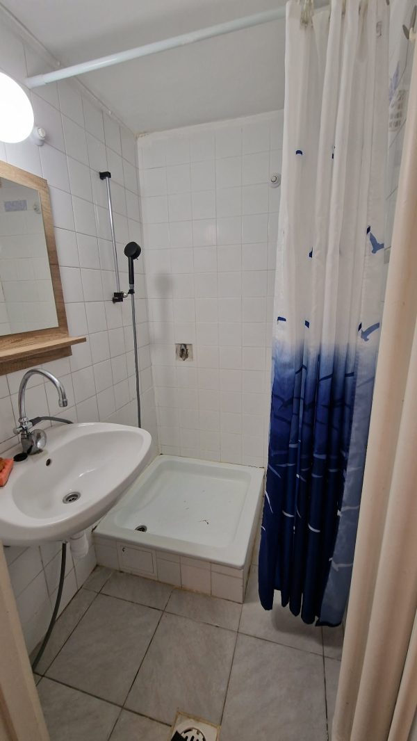 Kiadó 27 m²-es, bútorozott minigarzon kertkapcsolattal a XII. kerületben, Kissvábhegyen – 6. kép